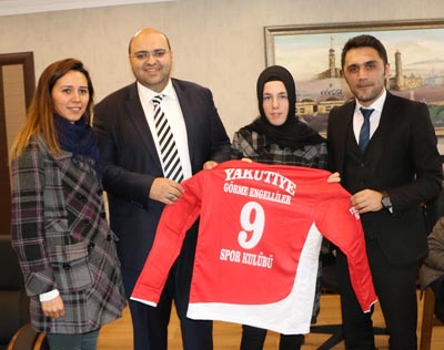 Başkan Orhan’dan engellilere forma desteği