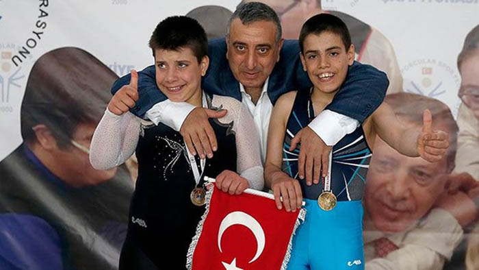 Otizmli Bingül kardeşler, İzmir’den birincilikle döndü