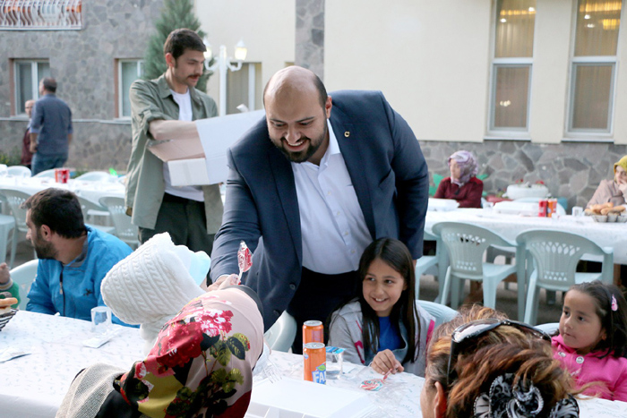 Aziziye’de şehit aileleri ve gaziler iftar sofrasında buluştu