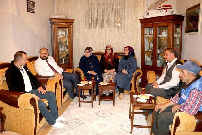 Başkan Orhan’dan çat kapı iftar