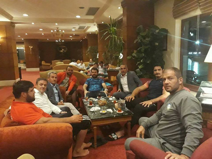 Taşkesenligil’den, şampiyon pehlivanlara moral ziyareti