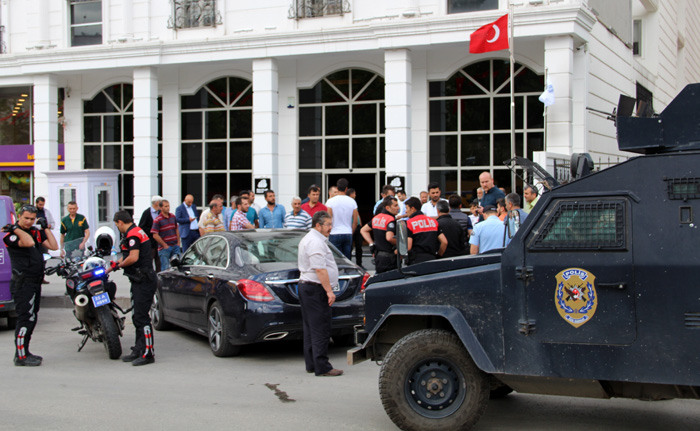 Erzurum’da silahlı kavga: 1’i polis 4 yaralı
