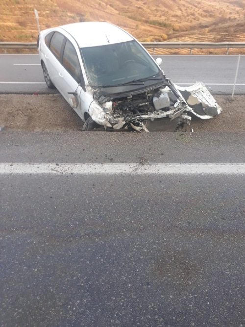 Aşkale’de iki ayrı trafik kazası: 3 yaralı