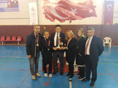 Masa tenisi turnuvasında Oltulu öğretmenler Erzurum’u temsil edecek