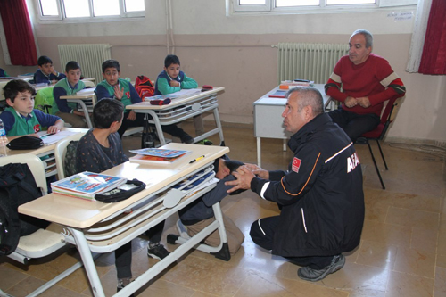 Öğrencilere “ Toplanma Alanları” uygulamalı anlatıldı