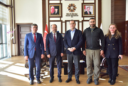 Gürcistan Büyükelçisi George Janjgava, ETÜ Rektörü Prof. Dr. Bülent Çakmak’ ı ziyaret etti