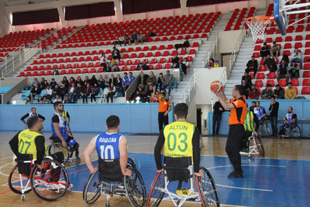 Şanlıurfa’ya basket yağdırdı
