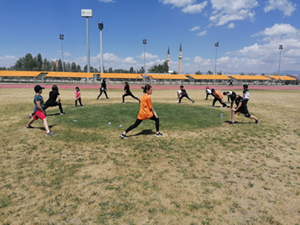 Short Track sporcuları buza indi