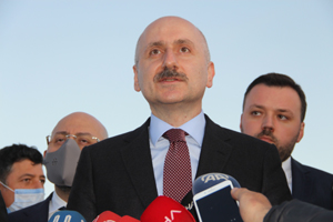 Ulaştırma ve Alt Yapı Bakanı Karaismailoğlu Erzurum Havalimanı’nda incelemelerde bulundu