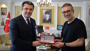 Ünlü yönetmen Nuri Bilge Ceylan, Erzurum Valisi Okay Memiş’i ziyaret etti