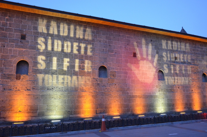 Erzurum’da 25 Kasım Kadına Yönelik Şiddetle Mücadele Gününde Farkındalık Çalışması