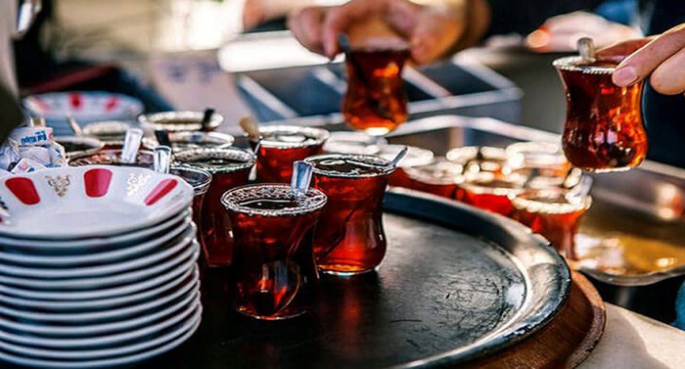 KARA KARA DÜŞÜNÜYORLAR