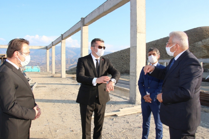Vali Okay Memiş, incelemelerde bulundu
