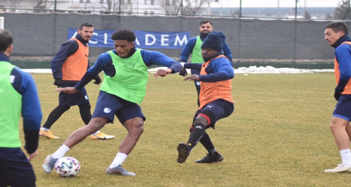 MERAKLA BEKLENİYOR