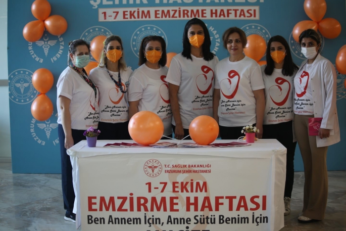 Covid-19 testi pozitif çıkan anne bebeğini emzirmeye devam edebilir