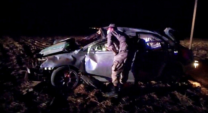 Hurdaya dönen otomobilde sıkışan 4 kişi ağır yaralandı