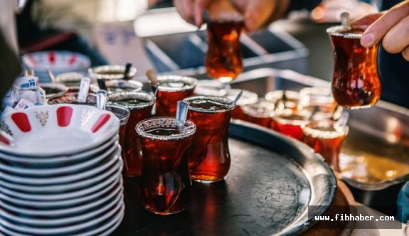 KAHVEHANELERDE AKŞAM YOĞUNLUĞU
