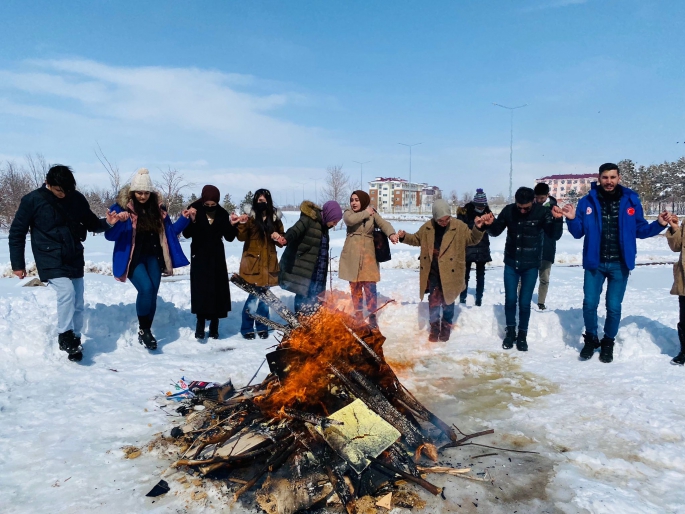 Yakutiye Gençlik Merkezi’nde nevruz ateşi