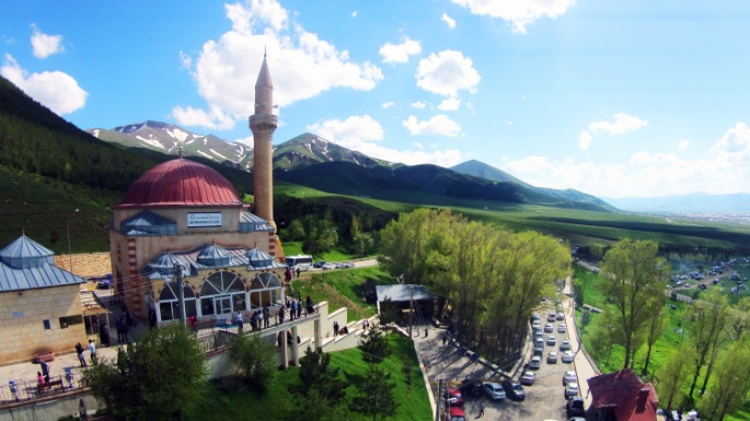 AÇIK HAVADA İFTARA SOĞUK ENGELİ