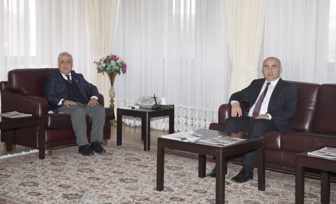 Azerbaycan Kars Başkonsolosu Guliyev’den Rektör Çomaklı’ya ziyaret