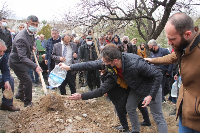 Prof. Dr. Yıldıztekin son yolculuğuna dualarla uğurlandı