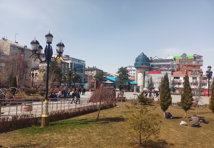 SICAK HAVA MEMNUN ETTİ