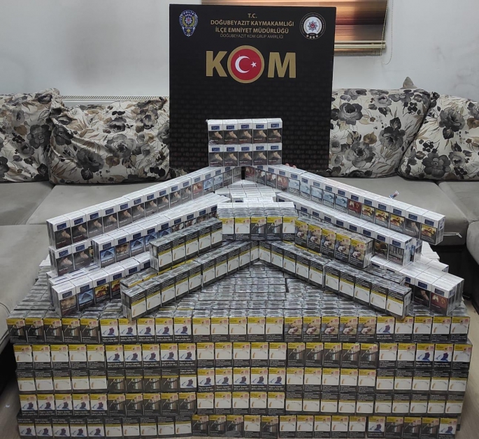 Ağrı’da bir otobüse zulalanmış 4400 paket kaçak sigara ele geçirildi