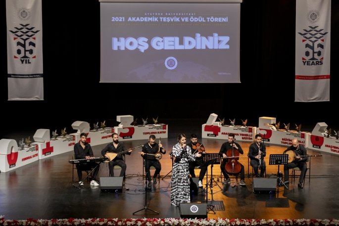 Atatürk Üniversitesinde, akademik teşvik ve ödül töreni gerçekleşti