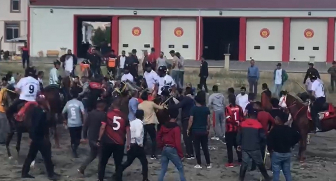 Erzincan’da cirit sahasında çıkan kavga meydan muharebesini aratmadı