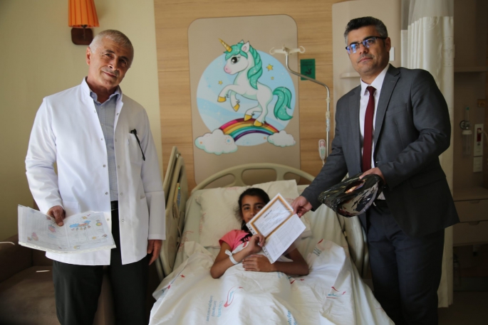 Erzurum Şehir Hastanesi’nde karne sevinci