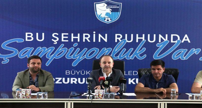 MERAKLI BEKLEYİŞ SÜRÜYOR