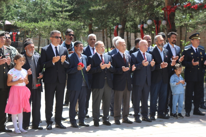 15 Temmuz Demokrasi ve Milli Birlik Günü’nde şehitlik ziyareti