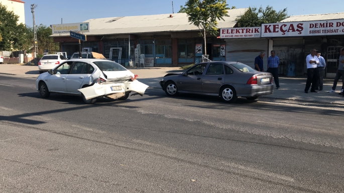 Elazığ’da trafik kazası: 3 yaralı