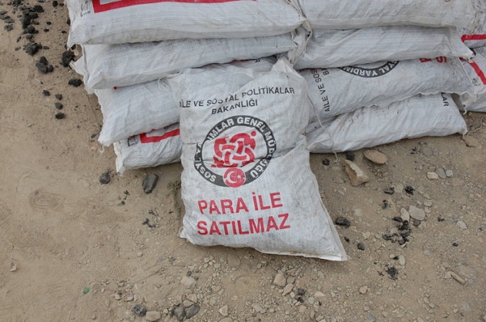 KÖMÜR YARDIMLARI DEVAM EDİYOR