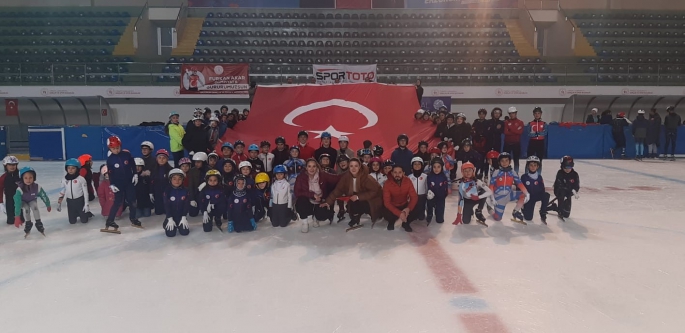 Buzda 29 Ekim coşkusu