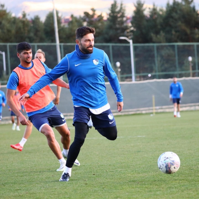 ERZURUMSPOR’DA YÜZLER GÜLÜYOR
