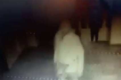 Ağrı’da hırsızlar ayakkabı çalmak için girdikleri binanın güvenlik kamerasını da çaldılar