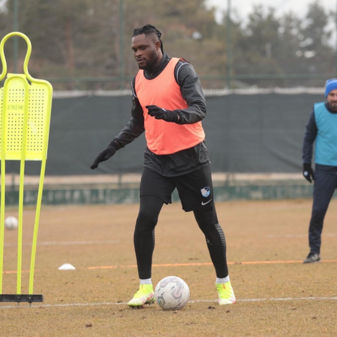 ERZURUMSPOR GALİBİYETE KİLİTLENDİ