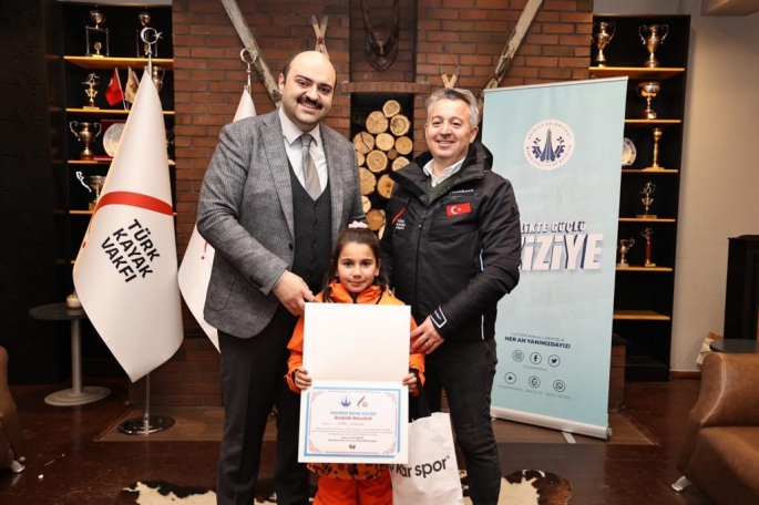 Aziziyeden miniklere kayak eğitimi
