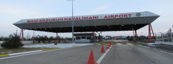 Erzurum’da yoğun kar yağışı, uçak seferleri iptal edildi
