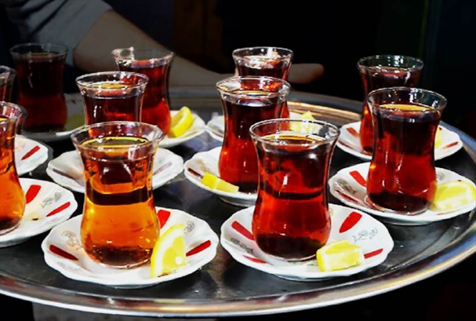 SOKAKLARA KIŞ KAHVEHANELERE YAZ GELDİ!