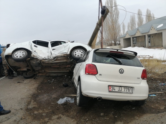Ağrı’da iki ayrı trafik kazası: 9 yaralı