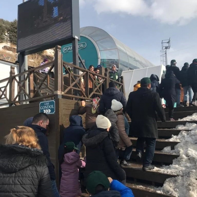 Depremzede vatandaşlar tarihi mekanları gezdi