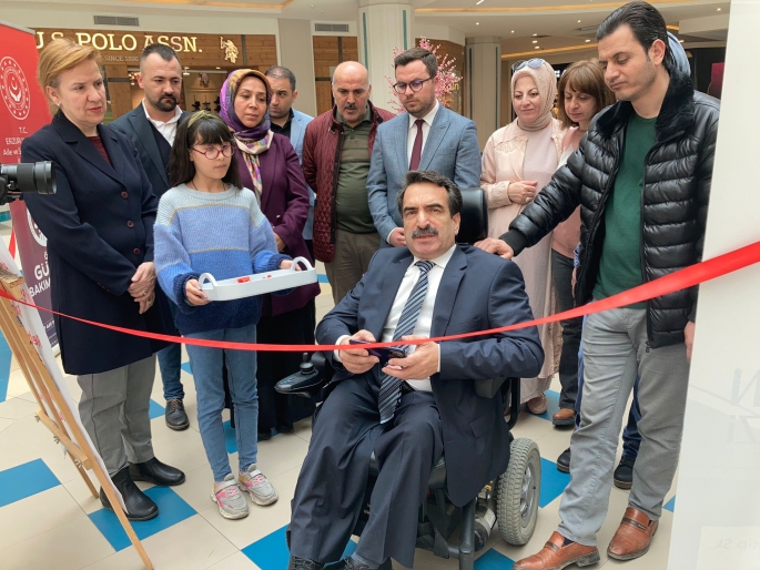 Özel bireylerden depremzedeler yararına hayır çarşısı