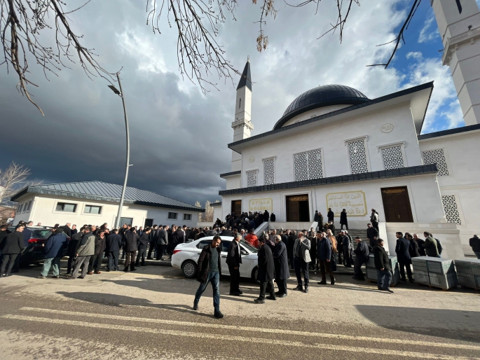 Pasinler Belediye Başkanı’nın kazada hayatını kaybeden yeğeni Atilla Dölekli için yaptırılan caminin açılışı yapıldı