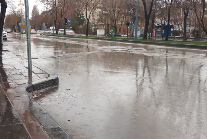 YAĞIŞLAR EĞLENCEYE ENGEL
