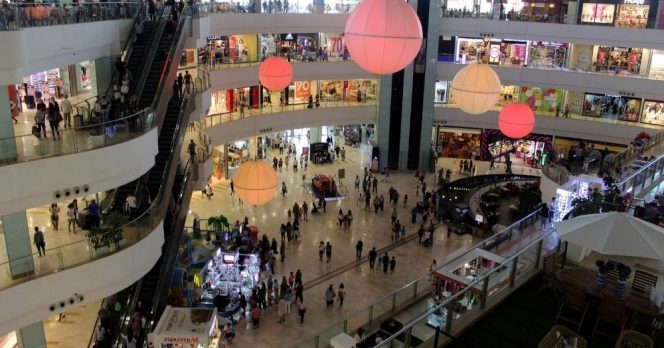 YAĞIŞLAR KÜÇÜK ESNAFI ZOR DURUMDA BIRAKIYOR