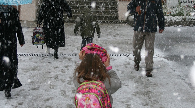 ERZURUM SOĞUKLARLA İMTİHANI DEVAM EDİYOR