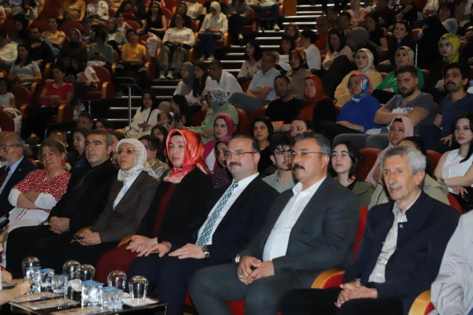 Atatürk Üniversitesi oda orkestrası ilk konseriyle sanatseverleri büyüledi