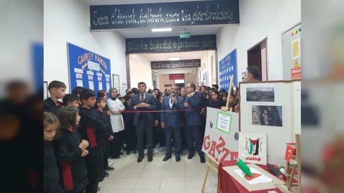 İmam Hatip öğrencilerinden örnek sergi